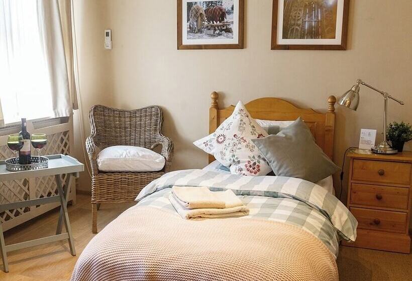 Номер Стандарт Индивидуальный, Ratiu House