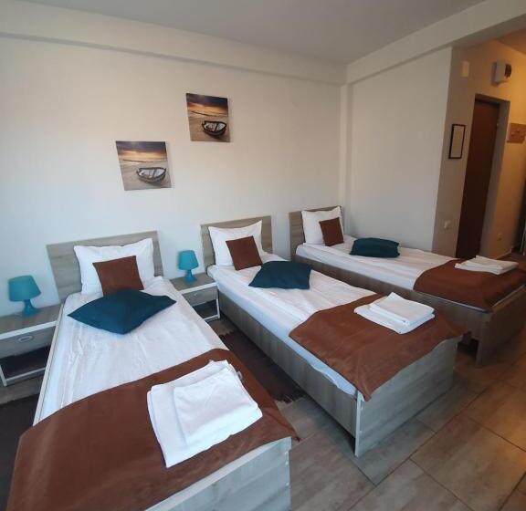 标准三人间, Sunny Family Vila Constanta