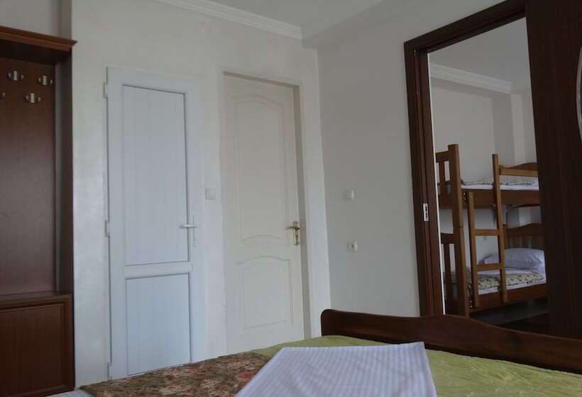 2-Bedroom Classic Apartment, Ritsa
