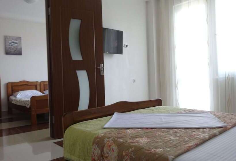2-Bedroom Classic Apartment, Ritsa