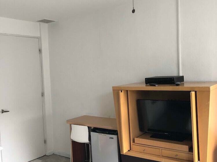 اتاق استاندارد با بالکن, Navona Studios