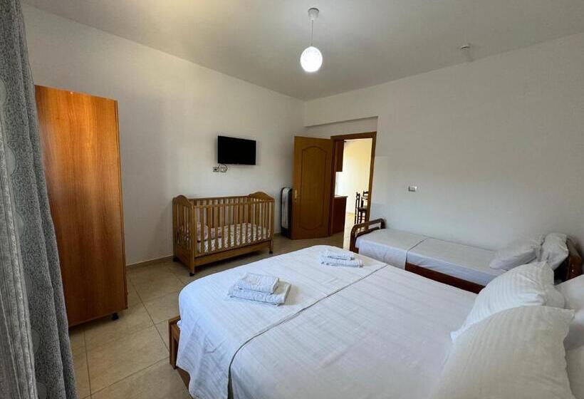 Habitació Quàdruple Estàndard amb Balconada, Aleksander Apart