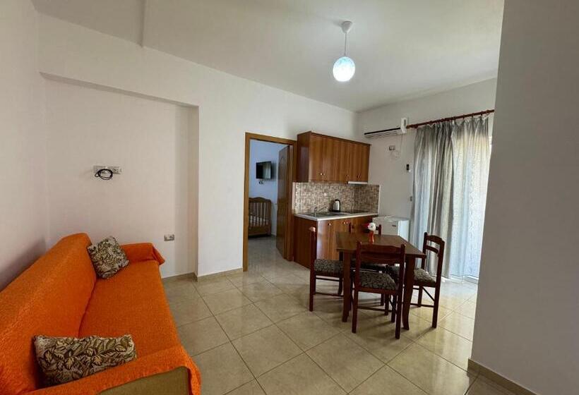 Habitació Quàdruple Estàndard amb Balconada, Aleksander Apart