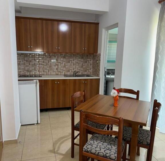 Habitació Triple Estàndard amb Balcó, Aleksander Apart