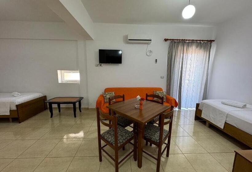 Family Room, Aleksander Apart