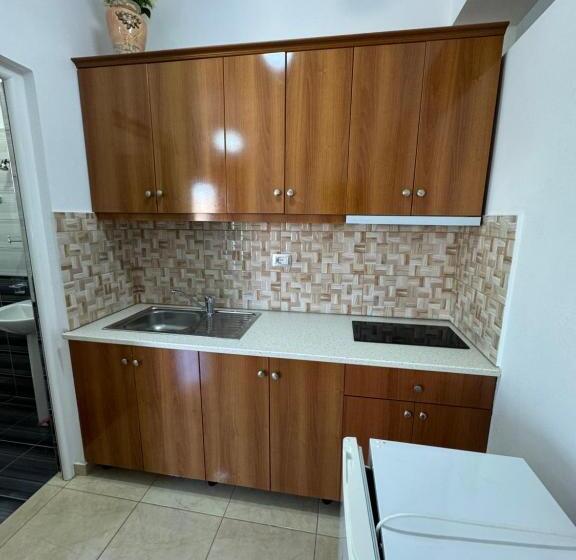 Family Room, Aleksander Apart