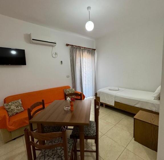 Family Room, Aleksander Apart