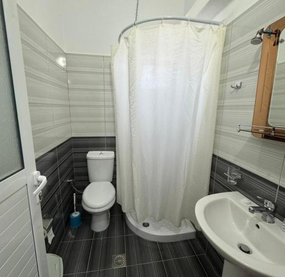 Family Room, Aleksander Apart