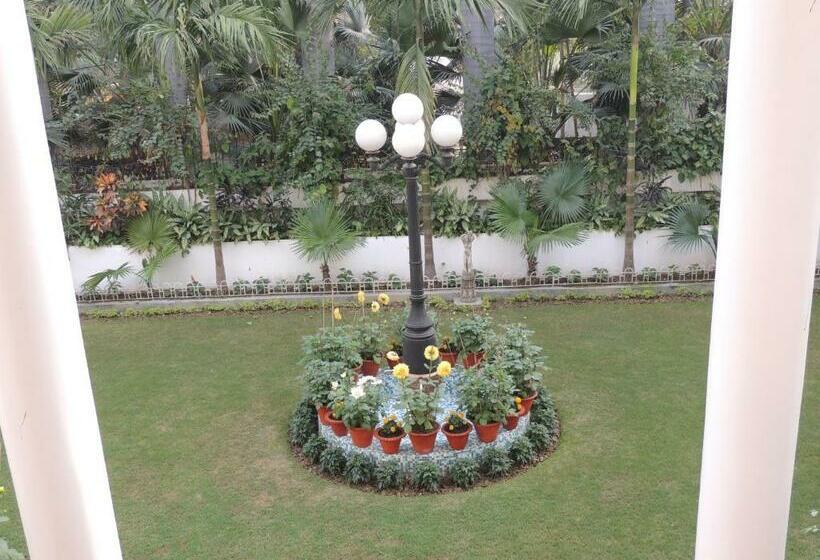 سوییت اجرایی, Kunjpur Guest House