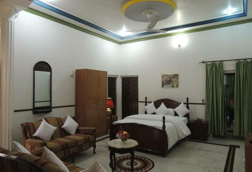 سوییت اجرایی, Kunjpur Guest House