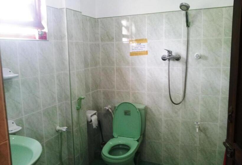 غرفة قياسية ثلاثية, Rainbow Guest House