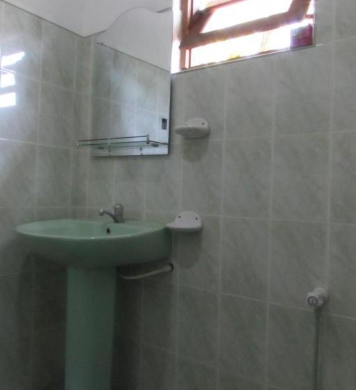 غرفة قياسية ثلاثية, Rainbow Guest House