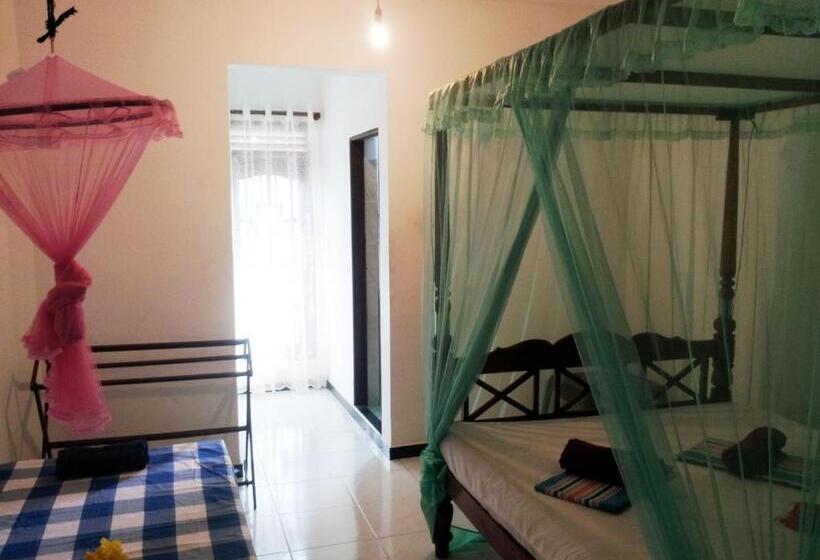 Quarto Triplo Standart, Rainbow Guest House
