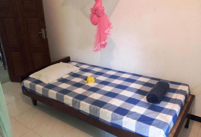 غرفة قياسية ثلاثية, Rainbow Guest House