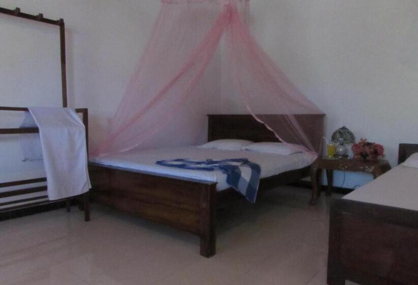 Triple Room Sea View, Rainbow Guest House