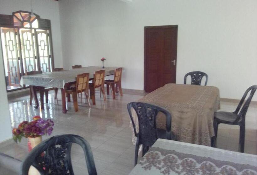 Triple Room Sea View, Rainbow Guest House