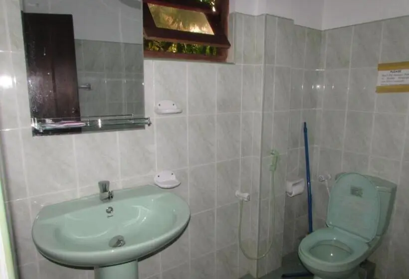 اتاق راحتی سه تخته, Rainbow Guest House