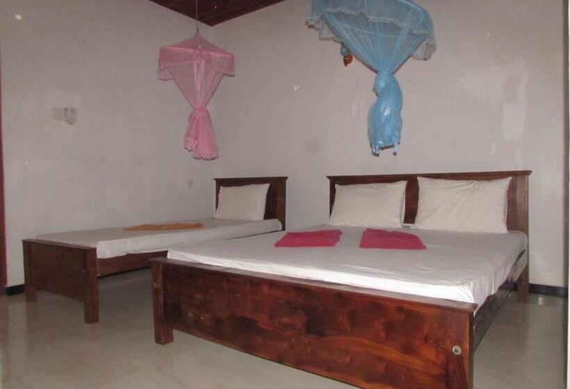 اتاق راحتی سه تخته, Rainbow Guest House