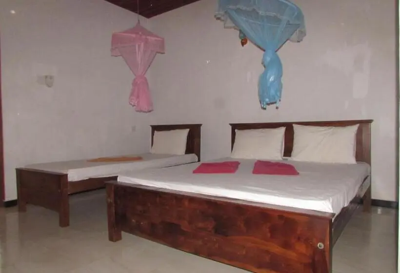 اتاق راحتی سه تخته, Rainbow Guest House