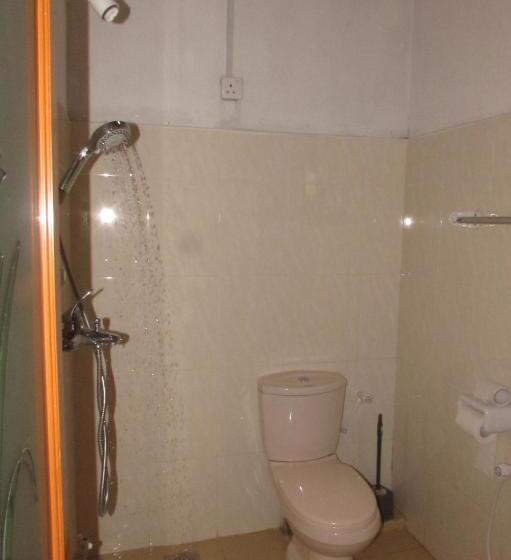 Quarto Triplo Comfort, Rainbow Guest House