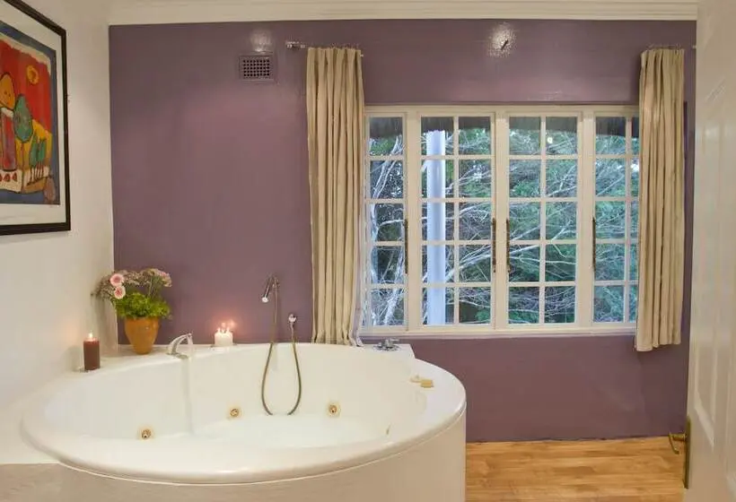 デラックスルーム, Summerhill Estate