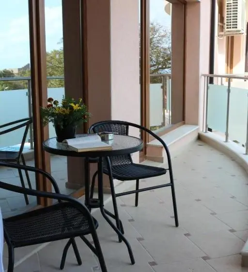 ２ベッドルームアパートメント, Vello Apartments