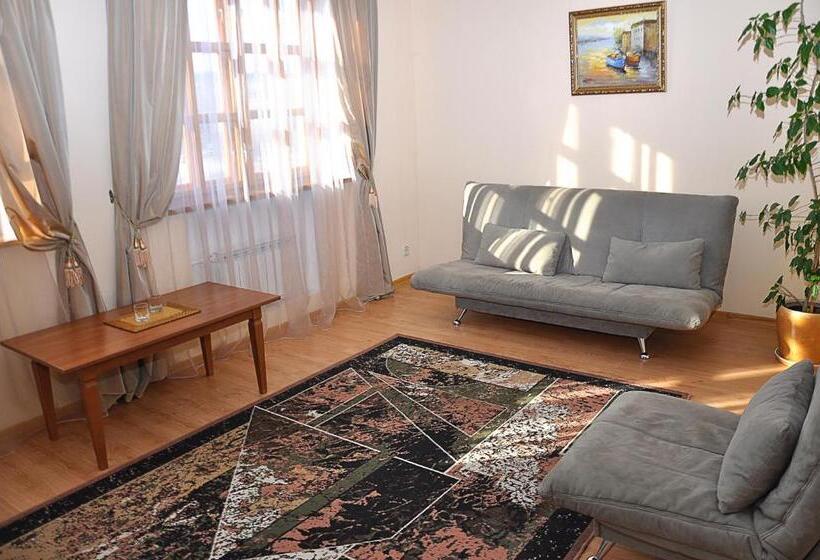 سوییت, Slavyanskiy Club