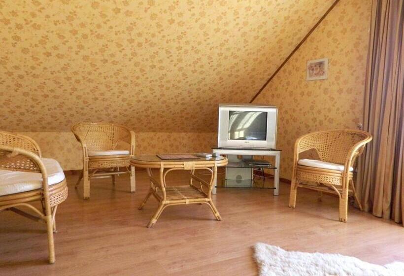 سوییت جونیور, Slavyanskiy Club