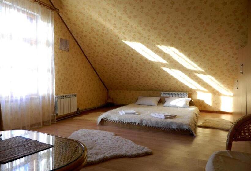 سوییت جونیور, Slavyanskiy Club