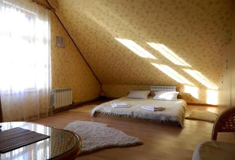 سوییت جونیور, Slavyanskiy Club