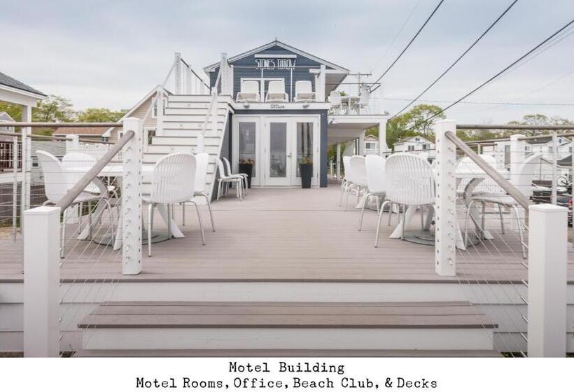 غرفة كلوب, Stones Throw