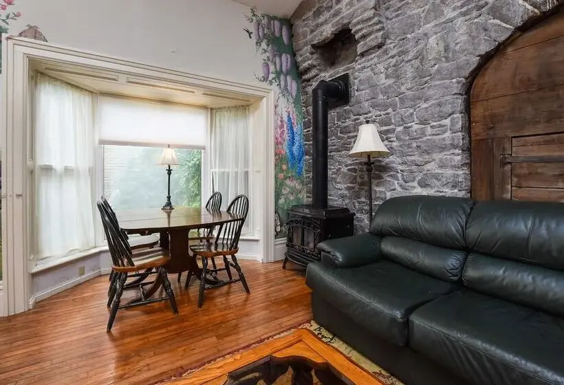 سوییت, Noble Waterfront Suites