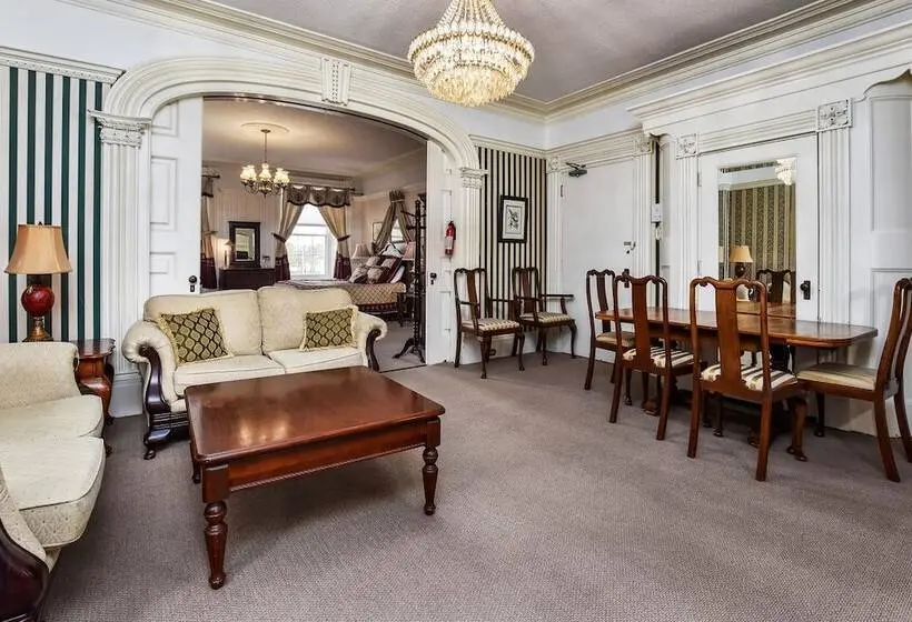 سوییت, Noble Waterfront Suites