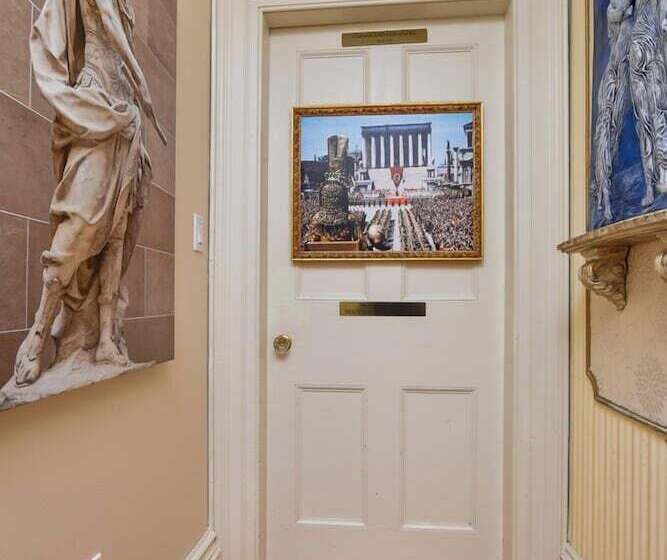 جناح دور أخير, Noble Waterfront Suites