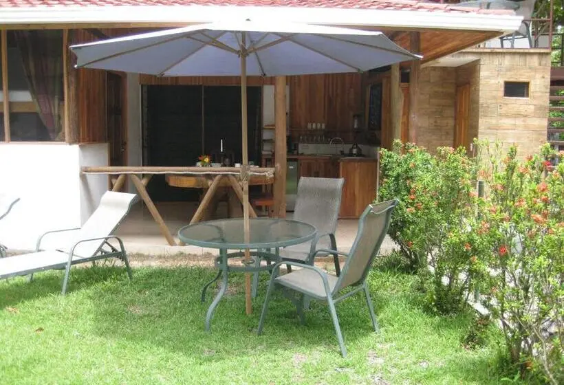 スタンダードバンガロー, Casa Aba Matapalo
