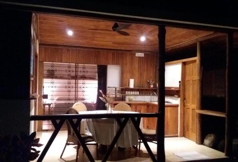 بنجلو قياسى, Casa Aba Matapalo