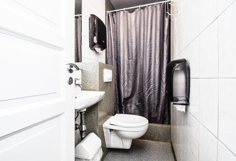 اتاق استاندارد یک تخته با سرویس بهداشتی مشترک, Guesthouse Andrea