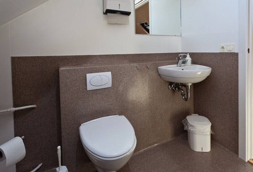 استودیوی استاندارد, Guesthouse Andrea