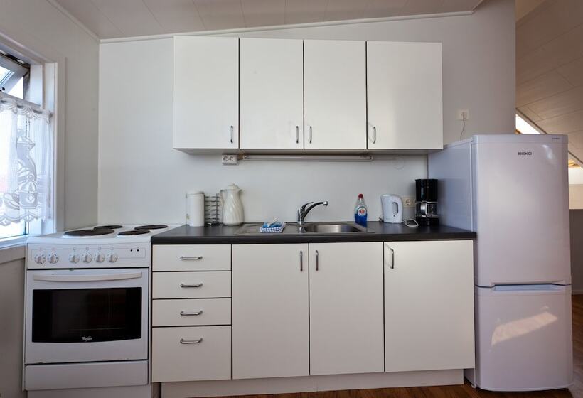 استودیوی استاندارد, Guesthouse Andrea