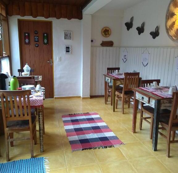 جناح, Nas Nuvens Hospedaria