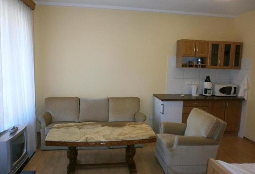 اتاق استاندارد, Simon Dach Haus