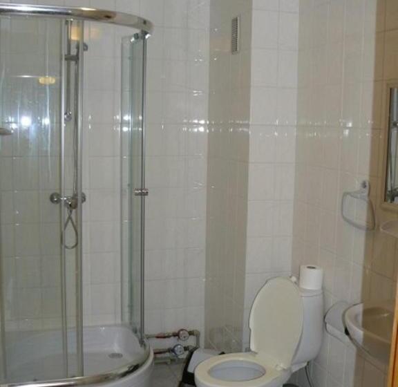 اتاق خانوادگی, Simon Dach Haus