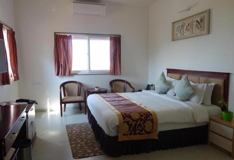 بنجلو عائلى, Savana Lake Resort