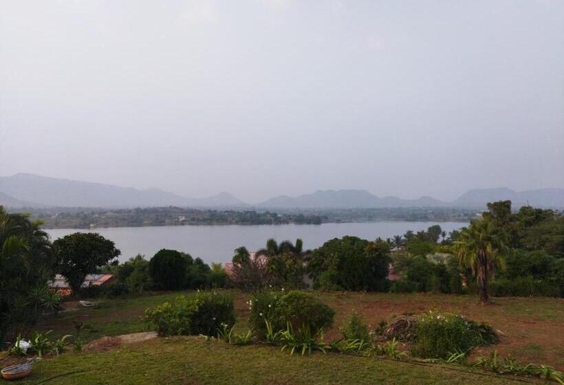 بنجلو قياسى مطل على البحر, Savana Lake Resort