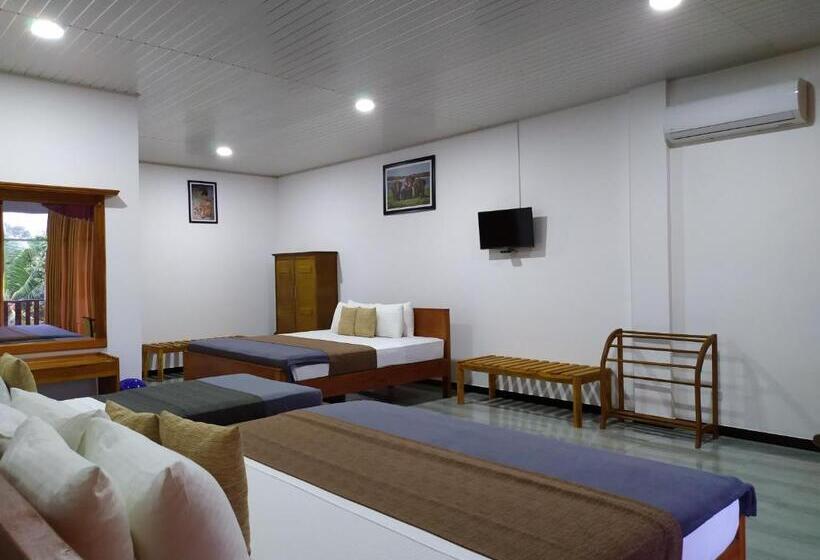 四人高级间, Acme Grand Hotel Habarana