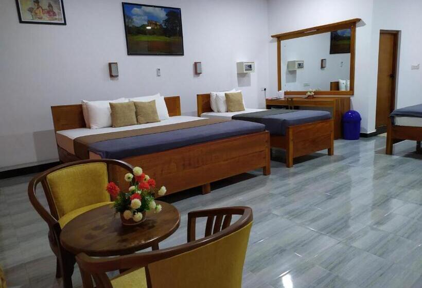 اتاق سوپریور چهار تخته, Acme Grand Hotel Habarana