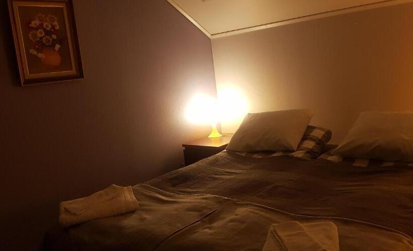 패밀리 룸, Dessans Café & Logi