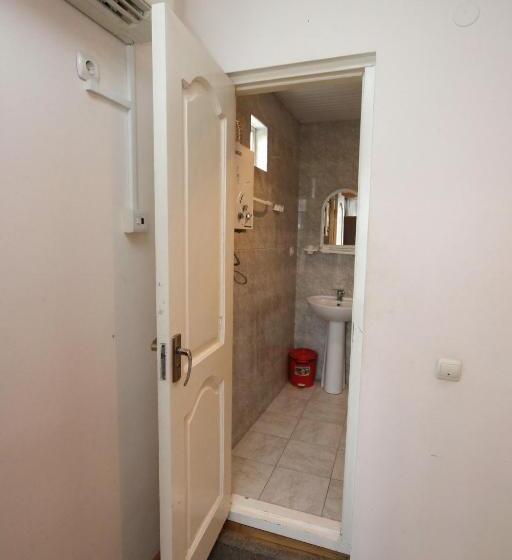 غرفة كومفورت ثلاثية, Guesthouse Goliati