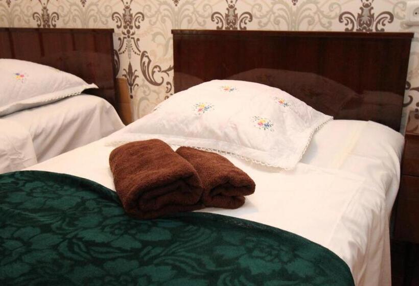 غرفة كومفورت ثلاثية, Guesthouse Goliati