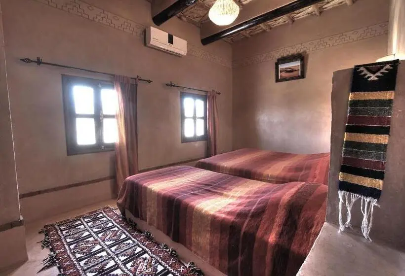 庭の見えるスタンダードトリプルルーム, Riad Tamdakhte